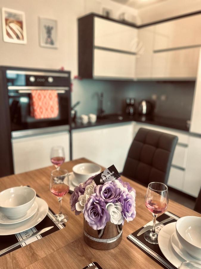 Downtownapartments Andy Air-Conditioned, Underground Parking Available Rzeszow Ngoại thất bức ảnh